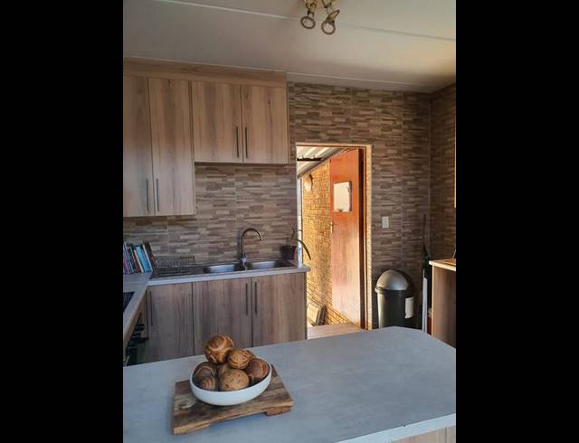 2 BEDROOM TOWNHOUSE FOR SALE IN HONEY PARK